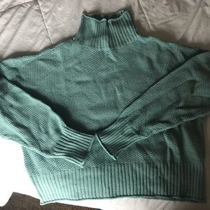 NWT AE CROPPED MOCK NECK SWEATER